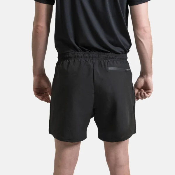 Kosa Träningsshorts Team Performance Classic bakifrån – visar passform och bakficka med dragkedja.