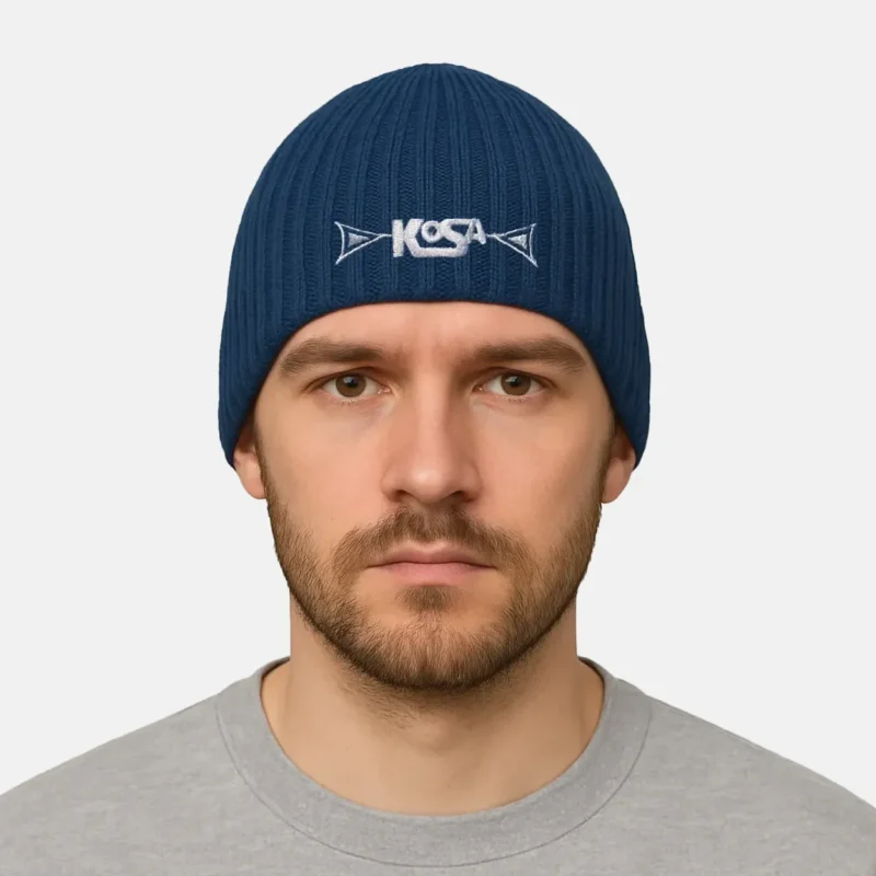 Kosa mössa stickad marin