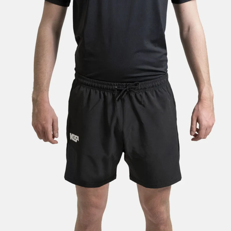 Kosa Träningsshorts Team Performance Elite framifrån – svarta träningsshorts med snörning och stretch.